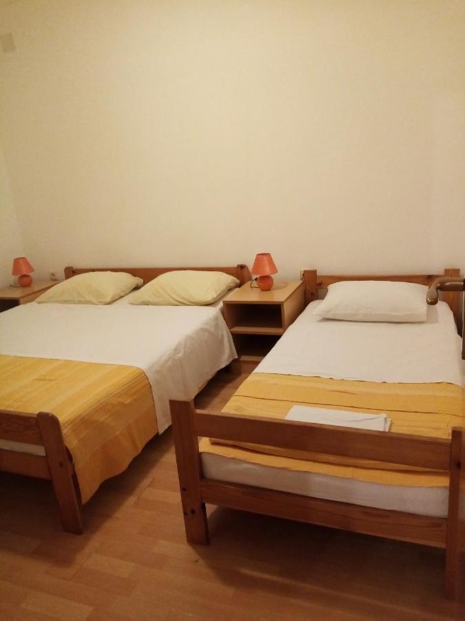 Apartments Vanja Skara Biograd Biograd Na Moru Exterior photo